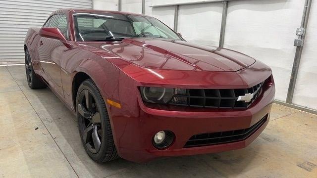 2010 Red Chevrolet Camaro 2LT (2G1FG1EV0A9) with an 3.6L V-6 gasoline direct injection engine, Manual transmission, located at 1806 Veterans Memorial Hwy SW, Austell, GA, 30168, (770) 944-9558, 33.817959, -84.606987- Photo#8