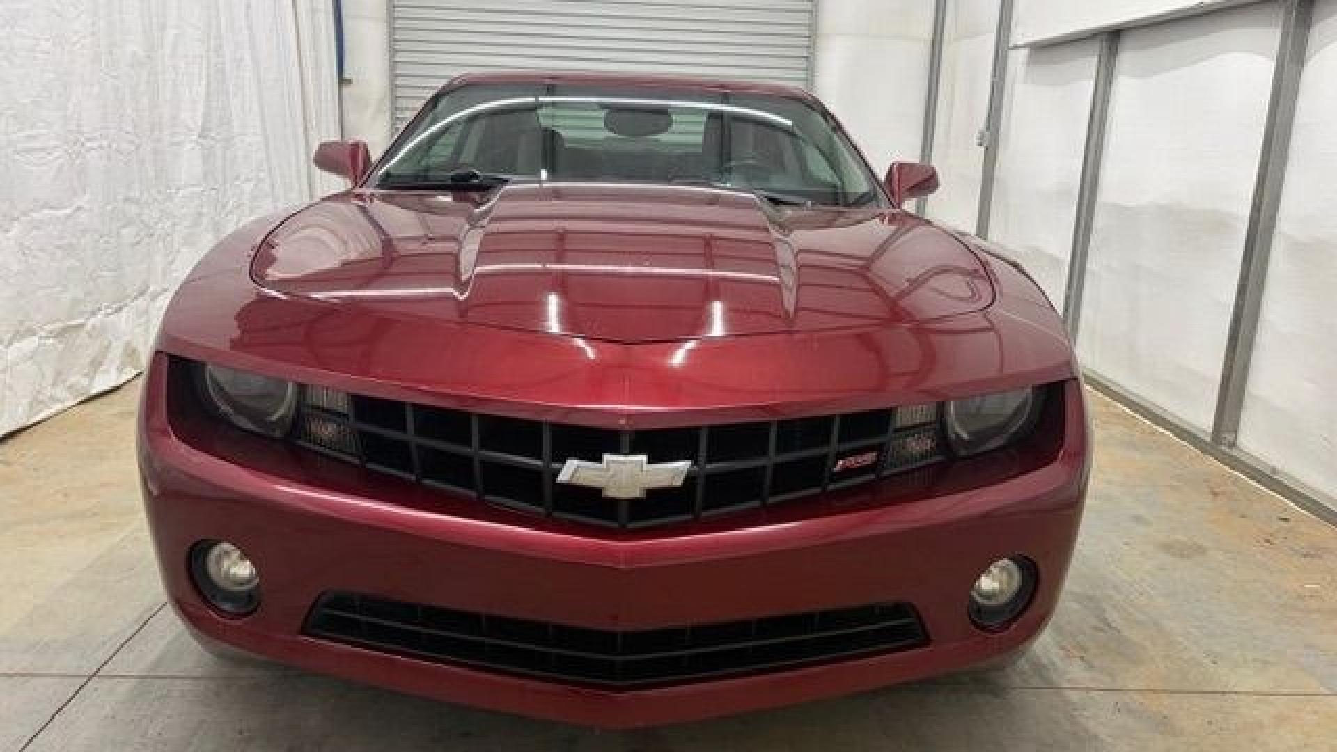2010 Red Chevrolet Camaro 2LT (2G1FG1EV0A9) with an 3.6L V-6 gasoline direct injection engine, Manual transmission, located at 1806 Veterans Memorial Hwy SW, Austell, GA, 30168, (770) 944-9558, 33.817959, -84.606987- Photo#9
