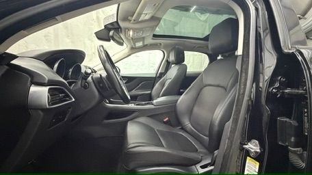 2017 Black Jaguar F-PACE 20d Premium (SADCJ2BN0HA) with an 2L I-4 diesel direct injection engine, located at 1806 Veterans Memorial Hwy SW, Austell, GA, 30168, (770) 944-9558, 33.817959, -84.606987- Photo#12