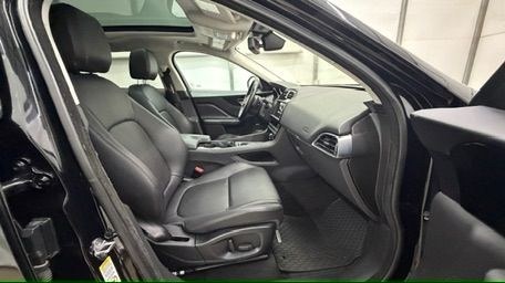 2017 Black Jaguar F-PACE 20d Premium (SADCJ2BN0HA) with an 2L I-4 diesel direct injection engine, located at 1806 Veterans Memorial Hwy SW, Austell, GA, 30168, (770) 944-9558, 33.817959, -84.606987- Photo#18