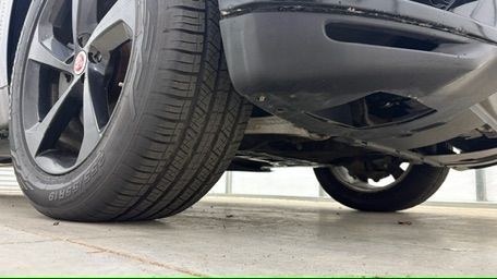2017 Black Jaguar F-PACE 20d Premium (SADCJ2BN0HA) with an 2L I-4 diesel direct injection engine, located at 1806 Veterans Memorial Hwy SW, Austell, GA, 30168, (770) 944-9558, 33.817959, -84.606987- Photo#19