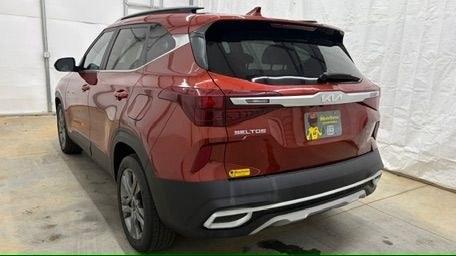 2023 Red Kia Seltos S (KNDEU2AA5P7) with an 2L I-4 DOHC engine, located at 1806 Veterans Memorial Hwy SW, Austell, GA, 30168, (770) 944-9558, 33.817959, -84.606987- Photo#3