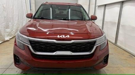 2023 Red Kia Seltos S (KNDEU2AA5P7) with an 2L I-4 DOHC engine, located at 1806 Veterans Memorial Hwy SW, Austell, GA, 30168, (770) 944-9558, 33.817959, -84.606987- Photo#9