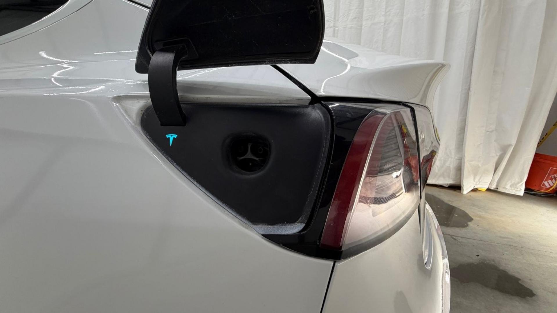 2019 White Tesla Model 3 Mid Range (5YJ3E1EA3KF) with an ELECTRIC engine, 1-Speed Automatic transmission, located at 1806 Veterans Memorial Hwy SW, Austell, GA, 30168, (770) 944-9558, 33.817959, -84.606987 - Why Choose Automania? At Automania, we make car buying easy and stress-free, with over 20 years serving Austell, GA and the surrounding communities. WE FINANCE GOOD AND NOT SO GOOD CREDIT, we work with all credit types, and every vehicle comes with a free vehicle history report so you know its backg- Photo#24