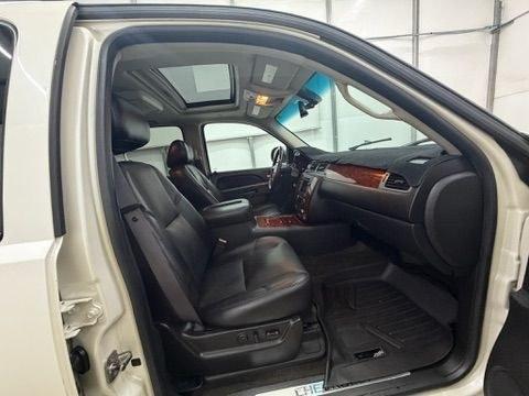 2011 White Chevrolet Tahoe LTZ (1GNSCCE05BR) with an Vortec 5.3L V-8 variable valve control engine, located at 1806 Veterans Memorial Hwy SW, Austell, GA, 30168, (770) 944-9558, 33.817959, -84.606987- Photo#14