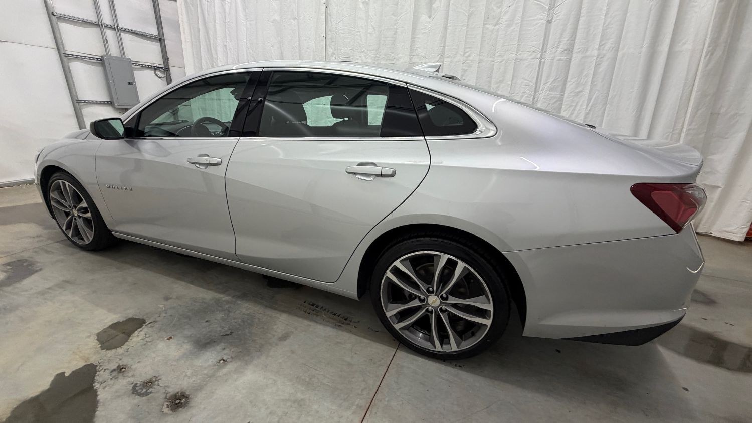 2022 Silver Chevrolet Malibu FWD LT (1G1ZD5ST2NF) with an ECOTEC 1.5L I-4 gasoline direct injection engine, located at 1806 Veterans Memorial Hwy SW, Austell, GA, 30168, (770) 944-9558, 33.817959, -84.606987- Photo#2
