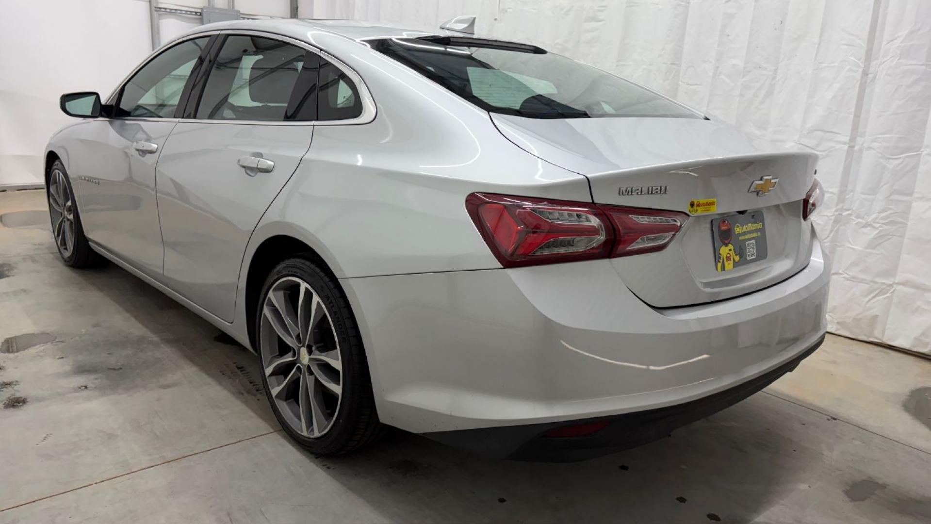 2022 Silver Chevrolet Malibu FWD LT (1G1ZD5ST2NF) with an ECOTEC 1.5L I-4 gasoline direct injection engine, located at 1806 Veterans Memorial Hwy SW, Austell, GA, 30168, (770) 944-9558, 33.817959, -84.606987- Photo#3