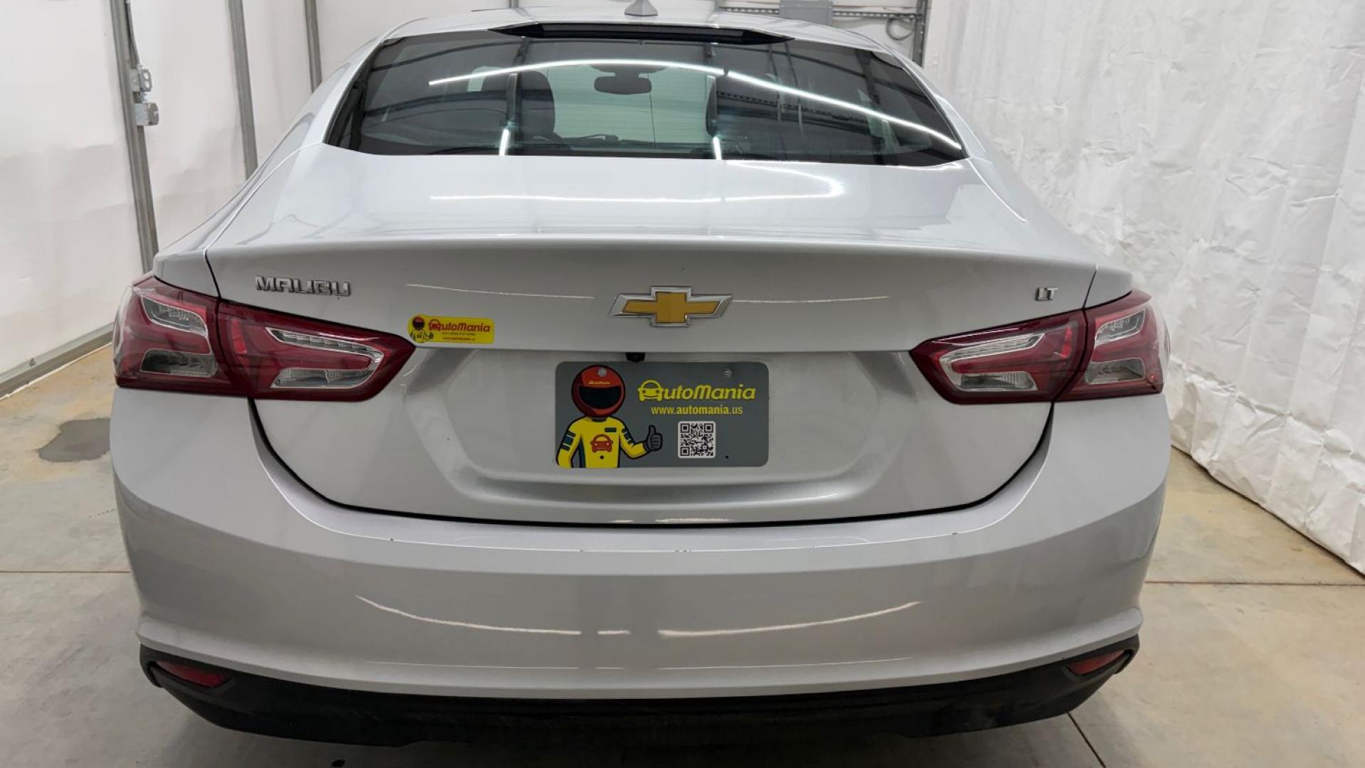 2022 Silver Chevrolet Malibu FWD LT (1G1ZD5ST2NF) with an ECOTEC 1.5L I-4 gasoline direct injection engine, located at 1806 Veterans Memorial Hwy SW, Austell, GA, 30168, (770) 944-9558, 33.817959, -84.606987- Photo#4