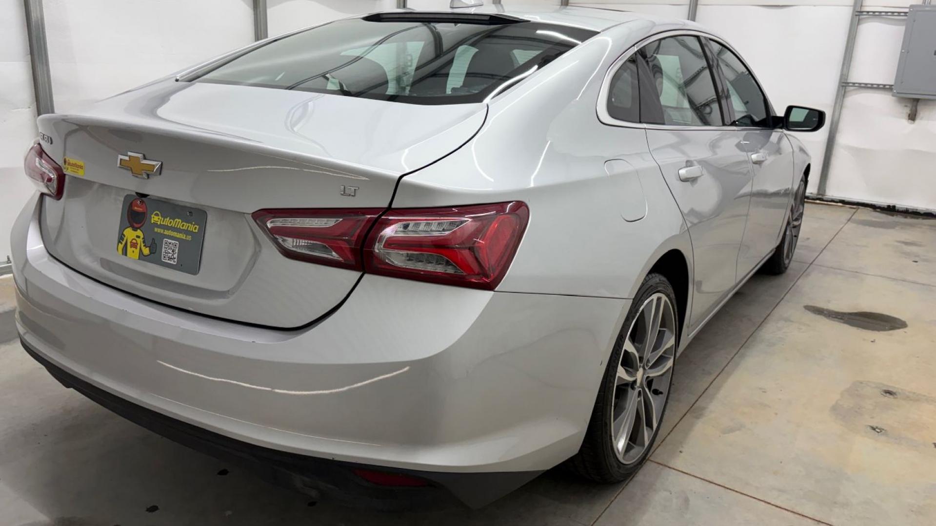 2022 Silver Chevrolet Malibu FWD LT (1G1ZD5ST2NF) with an ECOTEC 1.5L I-4 gasoline direct injection engine, located at 1806 Veterans Memorial Hwy SW, Austell, GA, 30168, (770) 944-9558, 33.817959, -84.606987- Photo#5