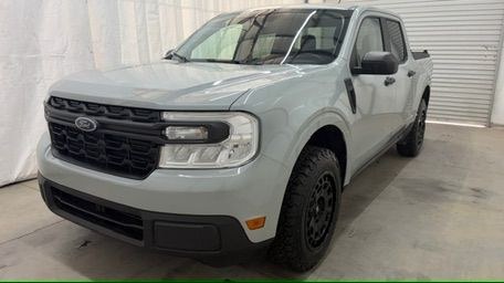 photo of 2022 Ford Maverick XL