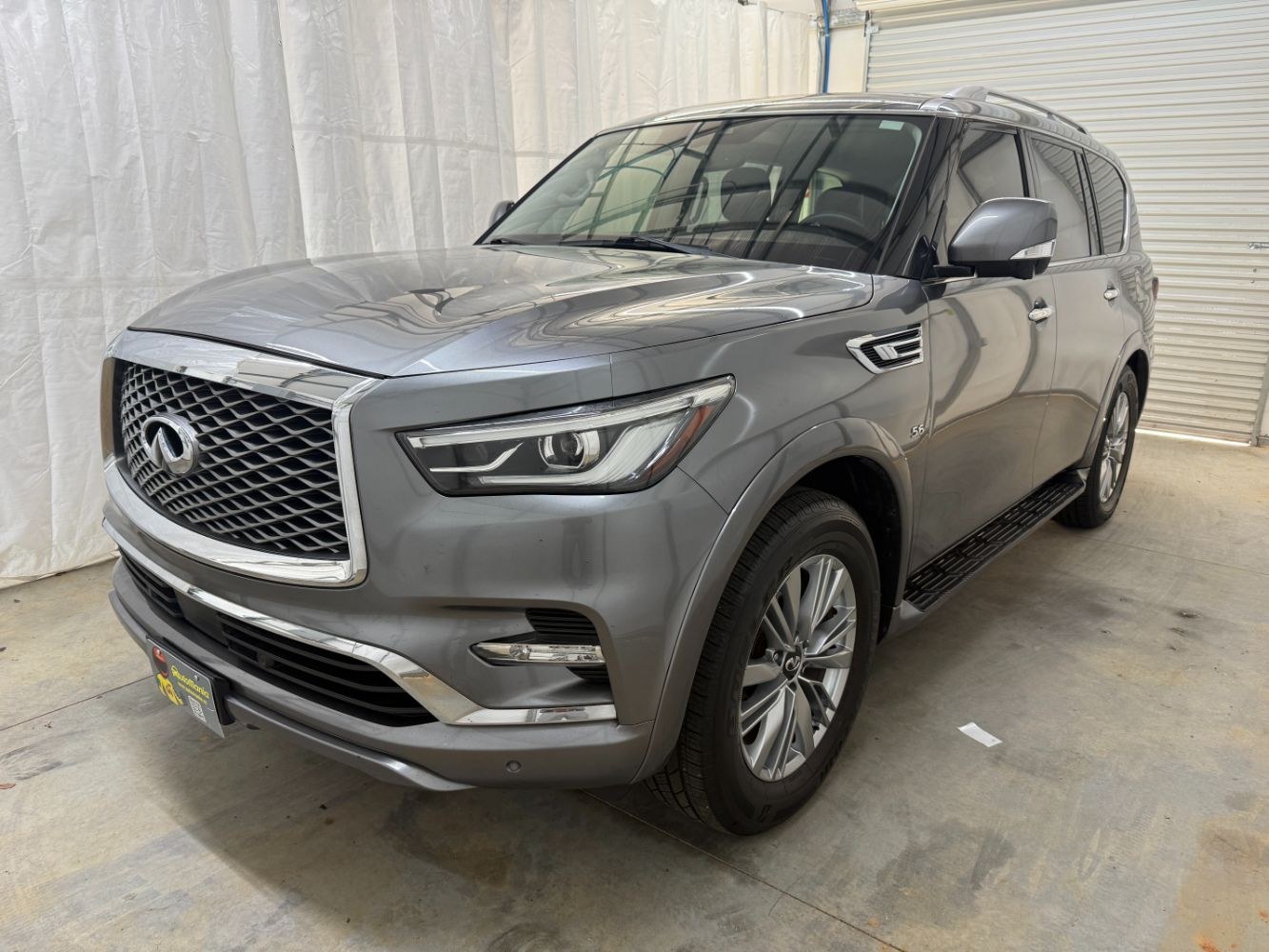photo of 2019 INFINITI QX80 LUXE