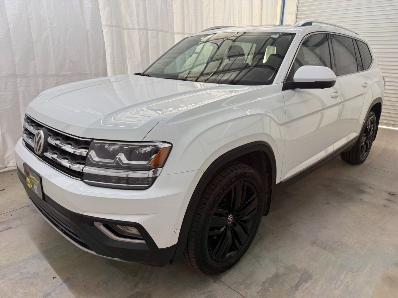 photo of 2018 Volkswagen Atlas 3.6L V6 SEL Premium