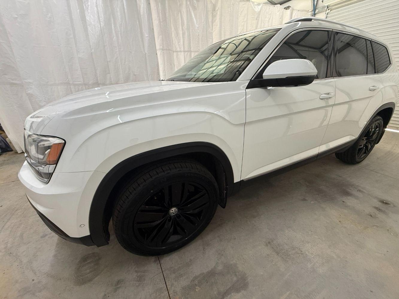 2018 White Volkswagen Atlas 3.6L V6 SEL Premium (1V2NR2CA6JC) with an 3.6L V-6 gasoline direct injection engine, located at 1806 Veterans Memorial Hwy SW, Austell, GA, 30168, (770) 944-9558, 33.817959, -84.606987- Photo#1