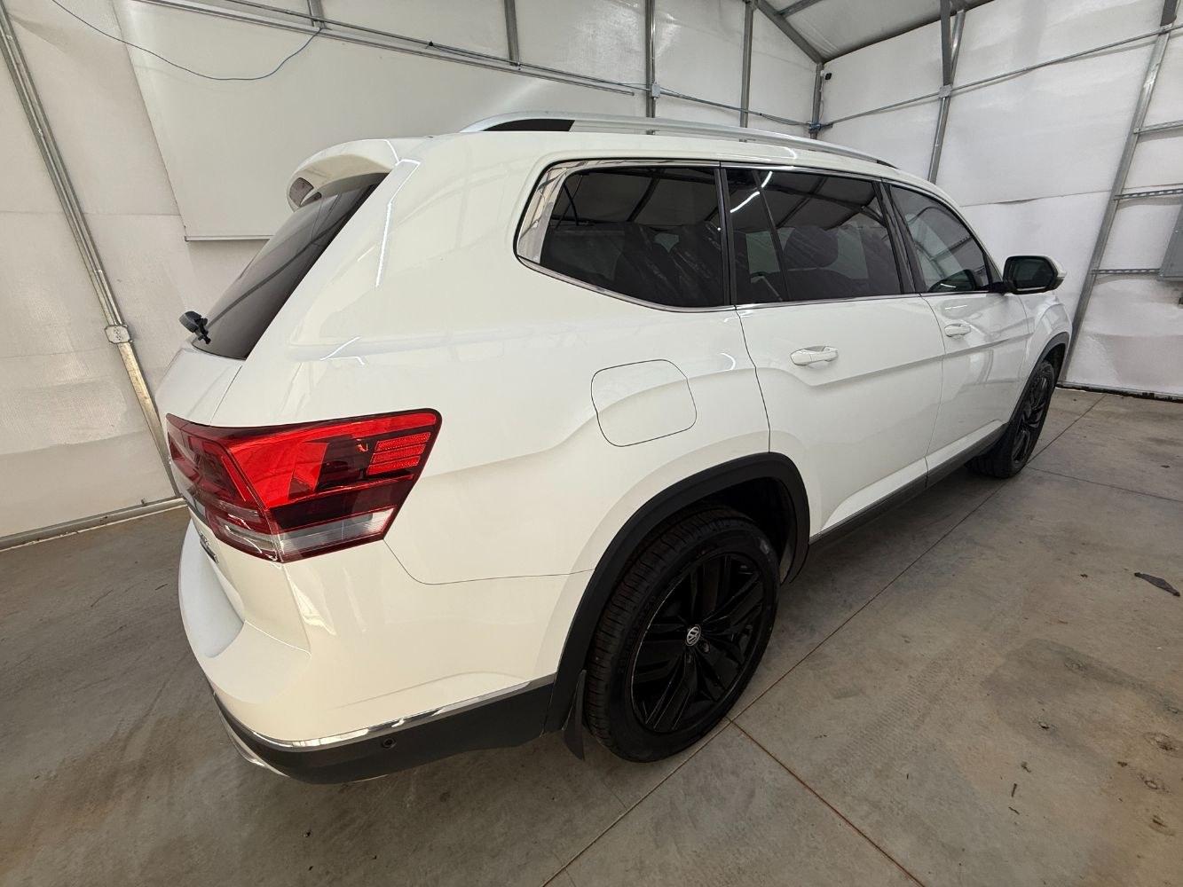 2018 White Volkswagen Atlas 3.6L V6 SEL Premium (1V2NR2CA6JC) with an 3.6L V-6 gasoline direct injection engine, located at 1806 Veterans Memorial Hwy SW, Austell, GA, 30168, (770) 944-9558, 33.817959, -84.606987- Photo#6