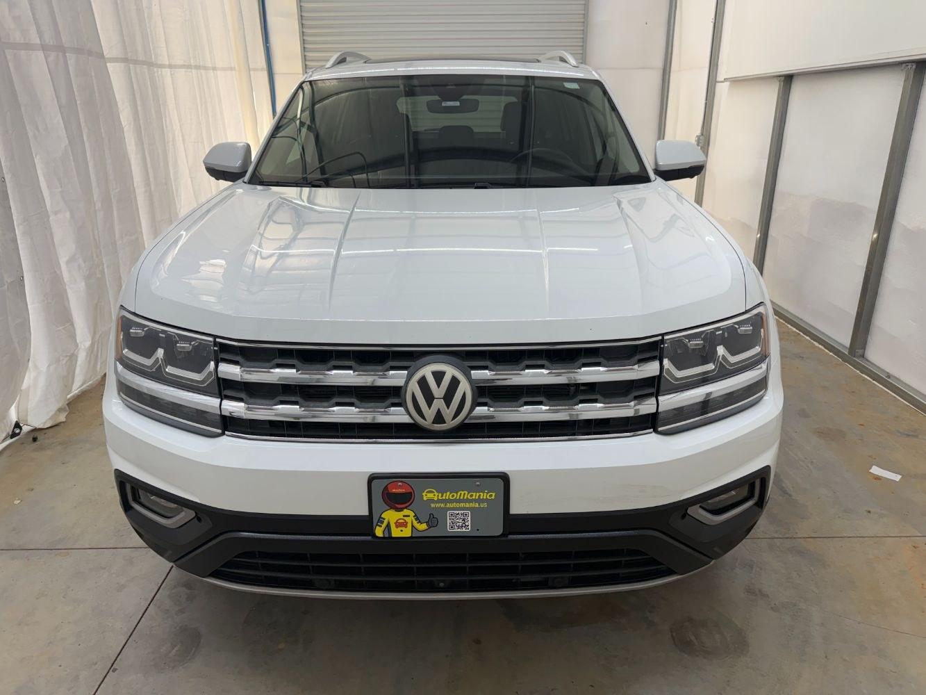 2018 White Volkswagen Atlas 3.6L V6 SEL Premium (1V2NR2CA6JC) with an 3.6L V-6 gasoline direct injection engine, located at 1806 Veterans Memorial Hwy SW, Austell, GA, 30168, (770) 944-9558, 33.817959, -84.606987- Photo#9