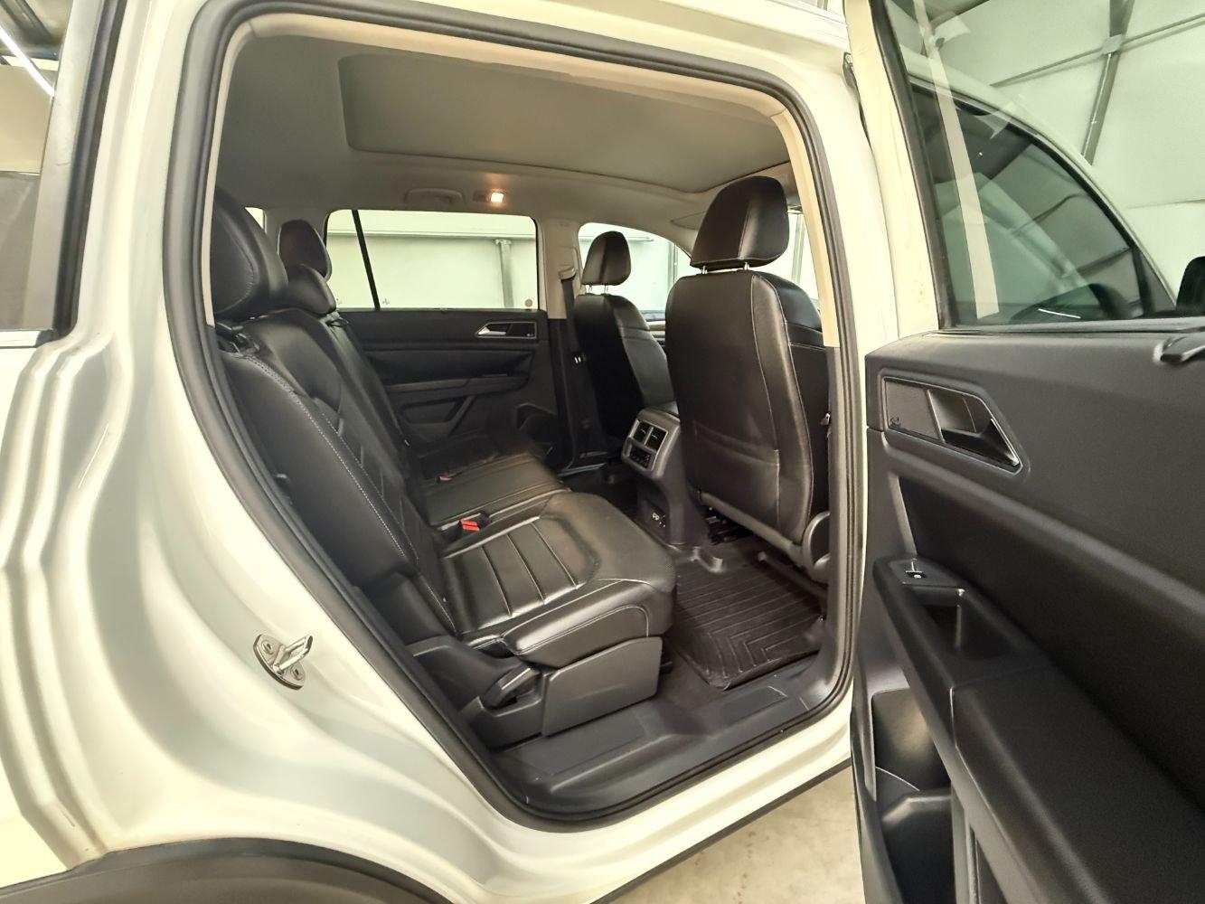 2018 White Volkswagen Atlas 3.6L V6 SEL Premium (1V2NR2CA6JC) with an 3.6L V-6 gasoline direct injection engine, located at 1806 Veterans Memorial Hwy SW, Austell, GA, 30168, (770) 944-9558, 33.817959, -84.606987- Photo#19