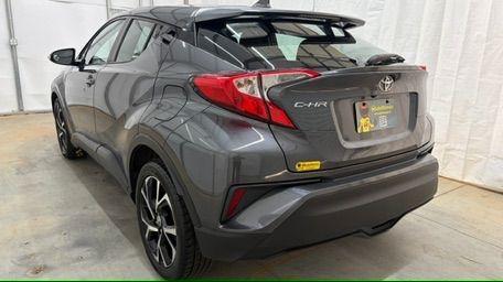 2018 Gray Toyota C-HR XLE (NMTKHMBX5JR) with an 2L I-4 DOHC engine, located at 1806 Veterans Memorial Hwy SW, Austell, GA, 30168, (770) 944-9558, 33.817959, -84.606987 - This 2018 Toyota C-HR has passed a 100+ point inspection performed in our own service center. It's in impeccable condition, with no odors, and the seats are in very good shape. For extra peace of mind, the transmission bearings have been replaced, it should have hundreds of thousands of miles. Come- Photo#3