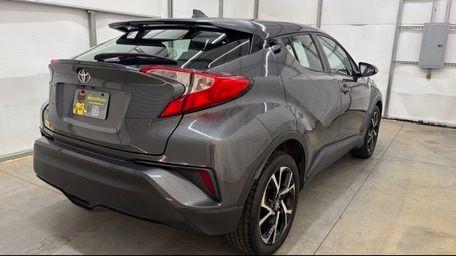 2018 Gray Toyota C-HR XLE (NMTKHMBX5JR) with an 2L I-4 DOHC engine, located at 1806 Veterans Memorial Hwy SW, Austell, GA, 30168, (770) 944-9558, 33.817959, -84.606987 - This 2018 Toyota C-HR has passed a 100+ point inspection performed in our own service center. It's in impeccable condition, with no odors, and the seats are in very good shape. For extra peace of mind, the transmission bearings have been replaced, it should have hundreds of thousands of miles. Come- Photo#5