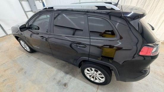 2020 Black Jeep Cherokee Latitude FWD (1C4PJLCB6LD) , located at 1806 Veterans Memorial Hwy SW, Austell, GA, 30168, (770) 944-9558, 33.817959, -84.606987 - This Jeep is in good condition and comes from a non-smoker vehicle. The exterior is in perfect condition, and the interior looks good and smells great. Overall, a great car for the price.- Photo#2