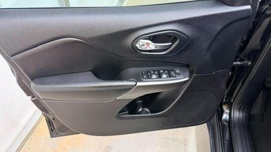 2020 Black Jeep Cherokee Latitude FWD (1C4PJLCB6LD) , located at 1806 Veterans Memorial Hwy SW, Austell, GA, 30168, (770) 944-9558, 33.817959, -84.606987 - This Jeep is in good condition and comes from a non-smoker vehicle. The exterior is in perfect condition, and the interior looks good and smells great. Overall, a great car for the price.- Photo#10