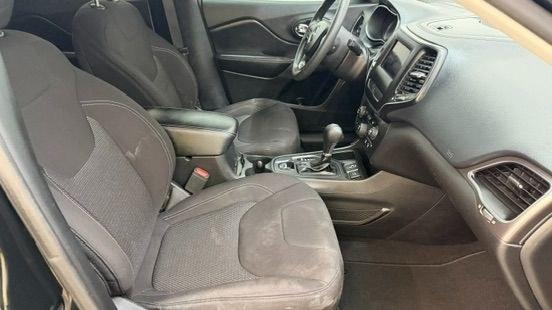 2020 Black Jeep Cherokee Latitude FWD (1C4PJLCB6LD) , located at 1806 Veterans Memorial Hwy SW, Austell, GA, 30168, (770) 944-9558, 33.817959, -84.606987 - This Jeep is in good condition and comes from a non-smoker vehicle. The exterior is in perfect condition, and the interior looks good and smells great. Overall, a great car for the price.- Photo#18