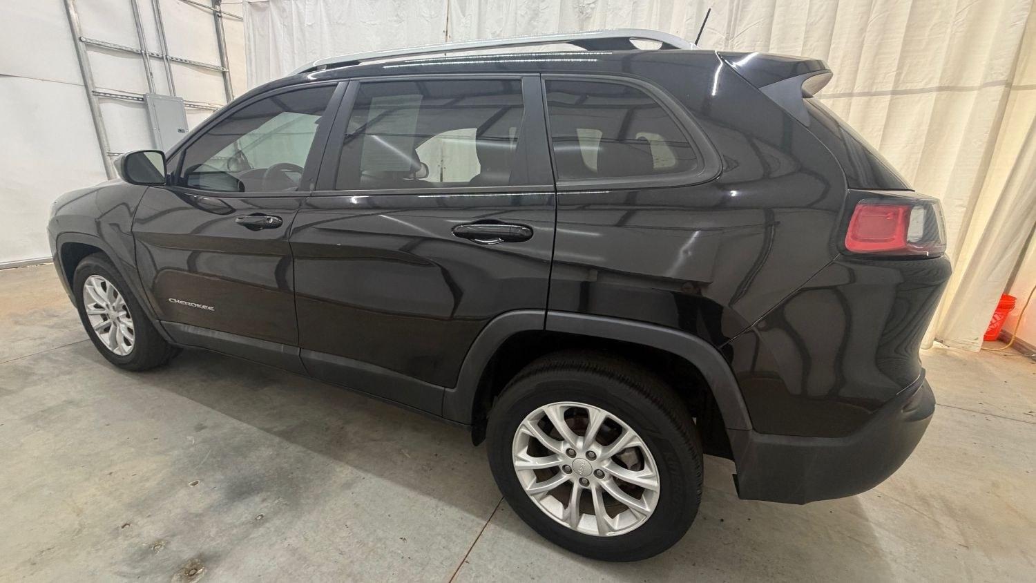 2020 Black Jeep Cherokee Latitude FWD (1C4PJLCB6LD) , located at 1806 Veterans Memorial Hwy SW, Austell, GA, 30168, (770) 944-9558, 33.817959, -84.606987 - This Jeep is in good condition and comes from a non-smoker vehicle. The exterior is in perfect condition, and the interior looks good and smells great. Overall, a great car for the price.- Photo#2
