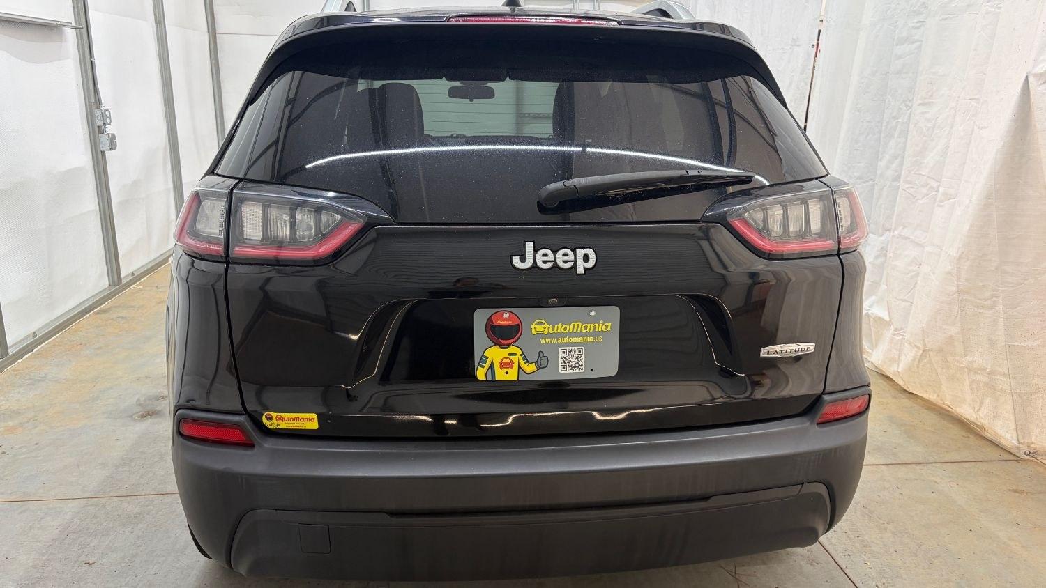 2020 Black Jeep Cherokee Latitude FWD (1C4PJLCB6LD) , located at 1806 Veterans Memorial Hwy SW, Austell, GA, 30168, (770) 944-9558, 33.817959, -84.606987 - This Jeep is in good condition and comes from a non-smoker vehicle. The exterior is in perfect condition, and the interior looks good and smells great. Overall, a great car for the price.- Photo#4