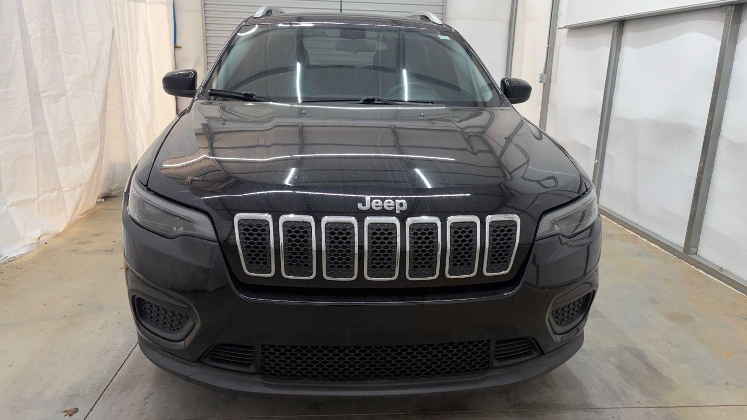 2020 Black Jeep Cherokee Latitude FWD (1C4PJLCB6LD) , located at 1806 Veterans Memorial Hwy SW, Austell, GA, 30168, (770) 944-9558, 33.817959, -84.606987 - This Jeep is in good condition and comes from a non-smoker vehicle. The exterior is in perfect condition, and the interior looks good and smells great. Overall, a great car for the price.- Photo#9