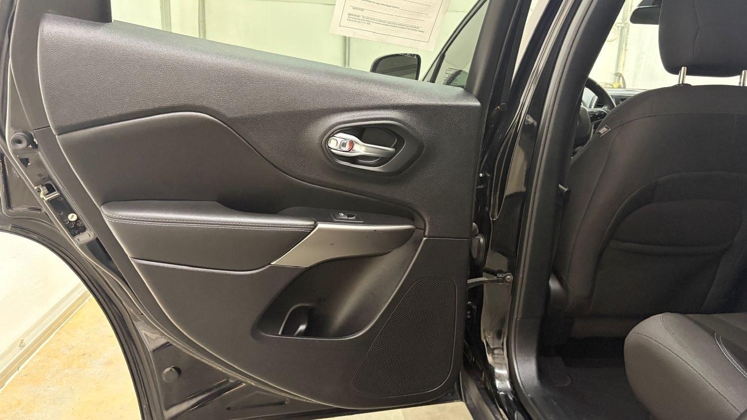 2020 Black Jeep Cherokee Latitude FWD (1C4PJLCB6LD) , located at 1806 Veterans Memorial Hwy SW, Austell, GA, 30168, (770) 944-9558, 33.817959, -84.606987 - This Jeep is in good condition and comes from a non-smoker vehicle. The exterior is in perfect condition, and the interior looks good and smells great. Overall, a great car for the price.- Photo#12