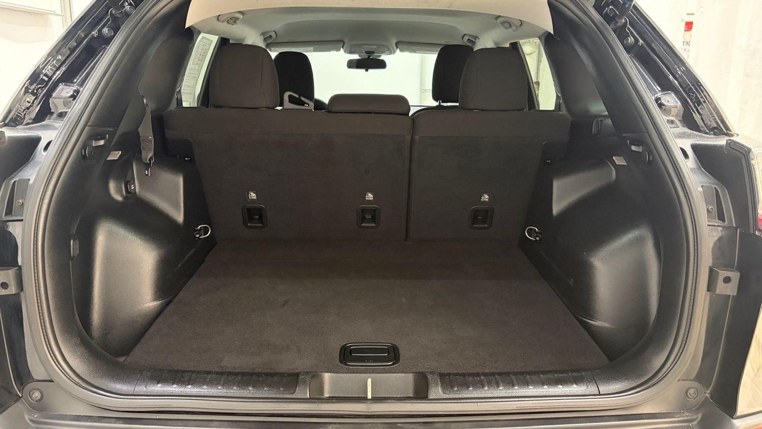 2020 Black Jeep Cherokee Latitude FWD (1C4PJLCB6LD) , located at 1806 Veterans Memorial Hwy SW, Austell, GA, 30168, (770) 944-9558, 33.817959, -84.606987 - This Jeep is in good condition and comes from a non-smoker vehicle. The exterior is in perfect condition, and the interior looks good and smells great. Overall, a great car for the price.- Photo#14