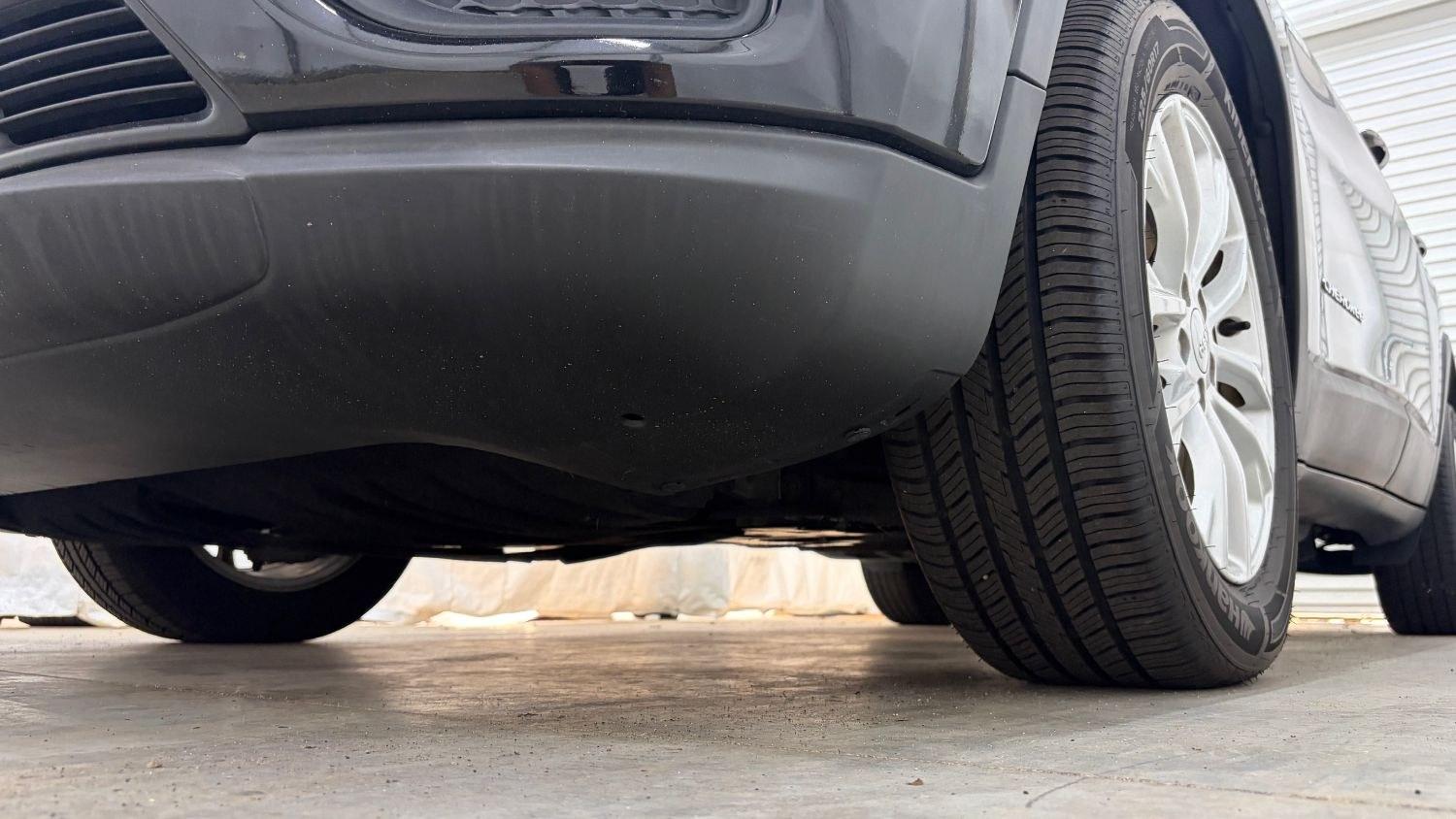 2020 Black Jeep Cherokee Latitude FWD (1C4PJLCB6LD) , located at 1806 Veterans Memorial Hwy SW, Austell, GA, 30168, (770) 944-9558, 33.817959, -84.606987 - This Jeep is in good condition and comes from a non-smoker vehicle. The exterior is in perfect condition, and the interior looks good and smells great. Overall, a great car for the price.- Photo#18