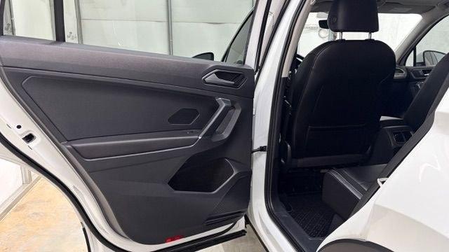 2018 White Volkswagen Tiguan 2.0T SEL | 2.0T SE (3VV2B7AX5JM) with an 2L I-4 direct injection engine, located at 1806 Veterans Memorial Hwy SW, Austell, GA, 30168, (770) 944-9558, 33.817959, -84.606987 - This 2018 Volkswagen Tiguan SEL has passed a 100+ point inspection performed in our own service center. It's in like-new condition and even smells like new, with no blemishes inside or out to describe. It also has new tires. Come see it in person and take it for a test drive! Why Choose Automania?- Photo#13