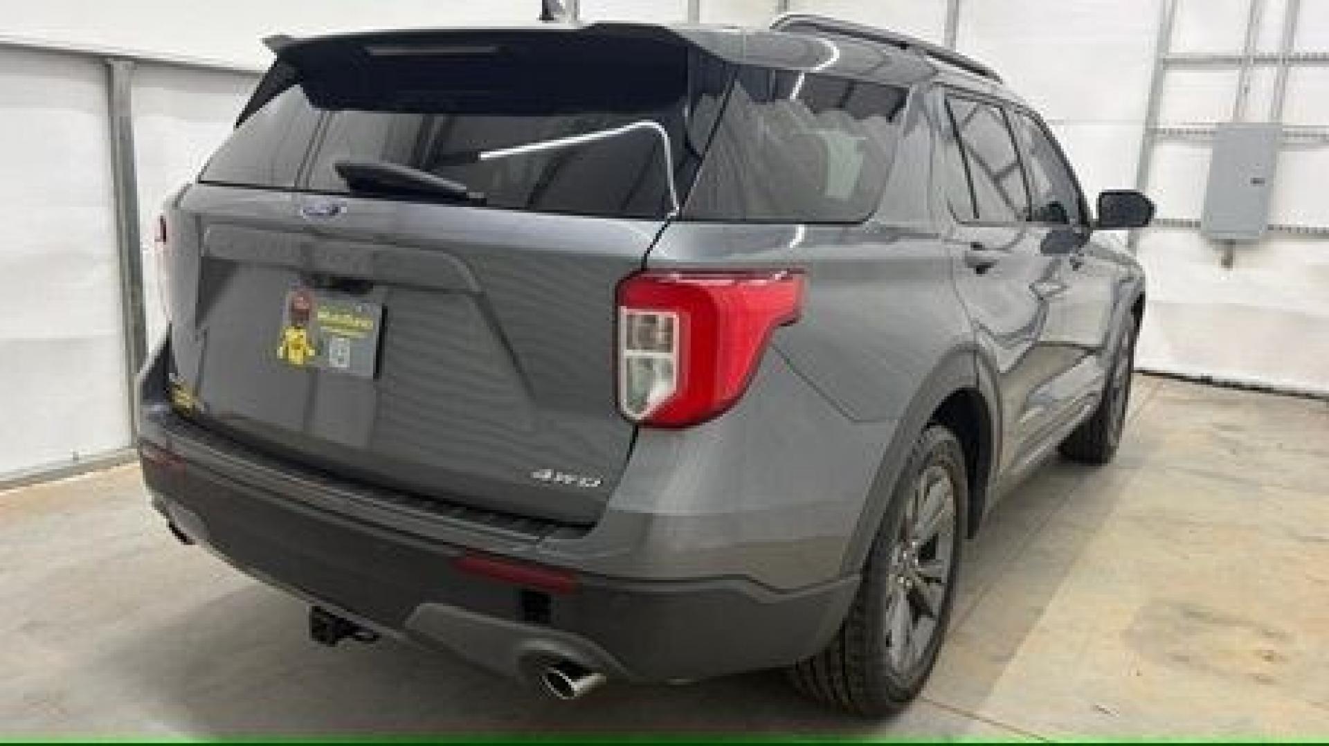 2021 Gray Ford Explorer XLT (1FMSK8DHXMG) with an EcoBoost 2.3L I-4 direct injection engine, located at 1806 Veterans Memorial Hwy SW, Austell, GA, 30168, (770) 944-9558, 33.817959, -84.606987 - This Explorer has an interior that looks good and comes from a non-smoker vehicle. The exterior paint looks excellent, with only minor scratches, and the tires are in great shape. With lots of comfortable seating, it's a spacious, family-friendly SUV that's ready for daily driving.- Photo#5