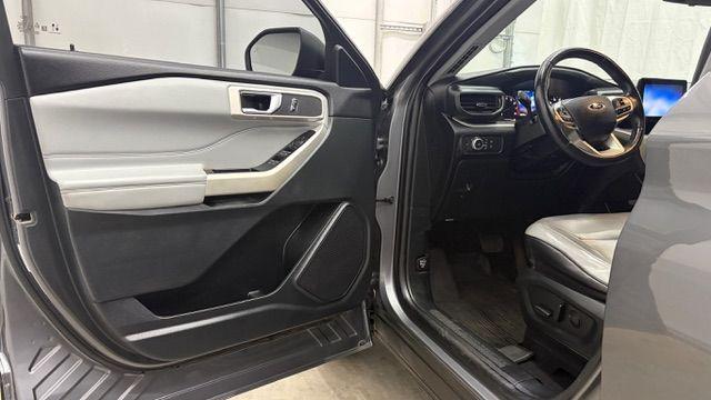 2021 Gray Ford Explorer XLT (1FMSK8DHXMG) with an EcoBoost 2.3L I-4 direct injection engine, located at 1806 Veterans Memorial Hwy SW, Austell, GA, 30168, (770) 944-9558, 33.817959, -84.606987 - This Explorer has an interior that looks good and comes from a non-smoker vehicle. The exterior paint looks excellent, with only minor scratches, and the tires are in great shape. With lots of comfortable seating, it's a spacious, family-friendly SUV that's ready for daily driving.- Photo#10