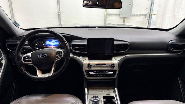 2021 Gray Ford Explorer XLT (1FMSK8DHXMG) with an EcoBoost 2.3L I-4 direct injection engine, located at 1806 Veterans Memorial Hwy SW, Austell, GA, 30168, (770) 944-9558, 33.817959, -84.606987 - This Explorer has an interior that looks good and comes from a non-smoker vehicle. The exterior paint looks excellent, with only minor scratches, and the tires are in great shape. With lots of comfortable seating, it's a spacious, family-friendly SUV that's ready for daily driving.- Photo#15