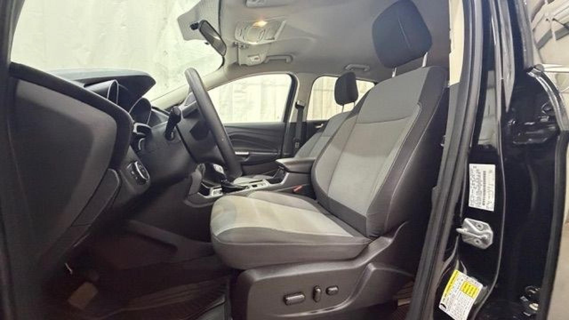 2018 Black Ford Escape SE (1FMCU9GD2JU) with an EcoBoost 1.5L I-4 direct injection engine, located at 1806 Veterans Memorial Hwy SW, Austell, GA, 30168, (770) 944-9558, 33.817959, -84.606987- Photo#11