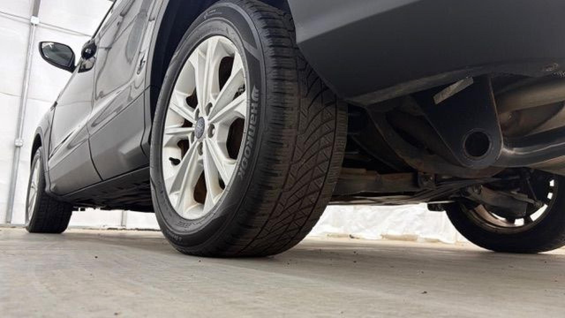 2018 Black Ford Escape SE (1FMCU9GD2JU) with an EcoBoost 1.5L I-4 direct injection engine, located at 1806 Veterans Memorial Hwy SW, Austell, GA, 30168, (770) 944-9558, 33.817959, -84.606987- Photo#20