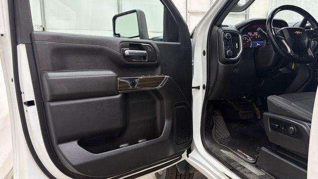 2023 White Chevrolet Silverado 2500HD 4WD Crew Cab Standard Bed LT (2GC1YNEY0P1) with an Duramax 6.6L V-8 direct injection engine, located at 1806 Veterans Memorial Hwy SW, Austell, GA, 30168, (770) 944-9558, 33.817959, -84.606987 - This 2023 Chevrolet Silverado 2500HD Diesel has passed a 100+ point inspection performed in our own service center. It's in super nice shape, especially for a work truck. The paint is very nice, and the interior is super clean for a truck. A strong, capable diesel ready for the job. Come see it in p- Photo#11