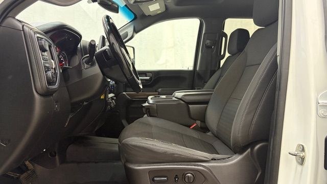 2023 White Chevrolet Silverado 2500HD 4WD Crew Cab Standard Bed LT (2GC1YNEY0P1) with an Duramax 6.6L V-8 direct injection engine, located at 1806 Veterans Memorial Hwy SW, Austell, GA, 30168, (770) 944-9558, 33.817959, -84.606987 - This 2023 Chevrolet Silverado 2500HD Diesel has passed a 100+ point inspection performed in our own service center. It's in super nice shape, especially for a work truck. The paint is very nice, and the interior is super clean for a truck. A strong, capable diesel ready for the job. Come see it in p- Photo#12