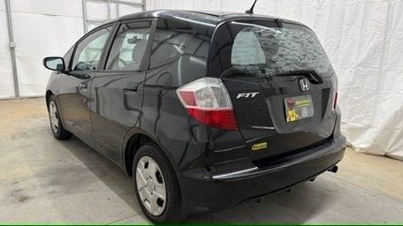 2013 Black /Gray Cloth Interior Honda Fit 5-Speed AT (JHMGE8H35DC) with an 1.5L L4 SOHC 16V engine, 5-Speed Automatic transmission, located at 1806 Veterans Memorial Hwy SW, Austell, GA, 30168, (770) 944-9558, 33.817959, -84.606987- Photo#3