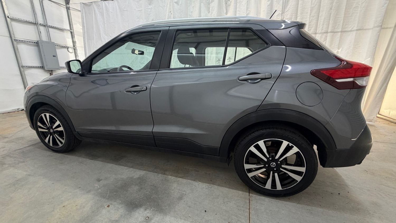 2019 Gray Nissan Kicks SV (3N1CP5CU9KL) with an 1.6L I-4 DOHC engine, located at 1806 Veterans Memorial Hwy SW, Austell, GA, 30168, (770) 944-9558, 33.817959, -84.606987- Photo#2