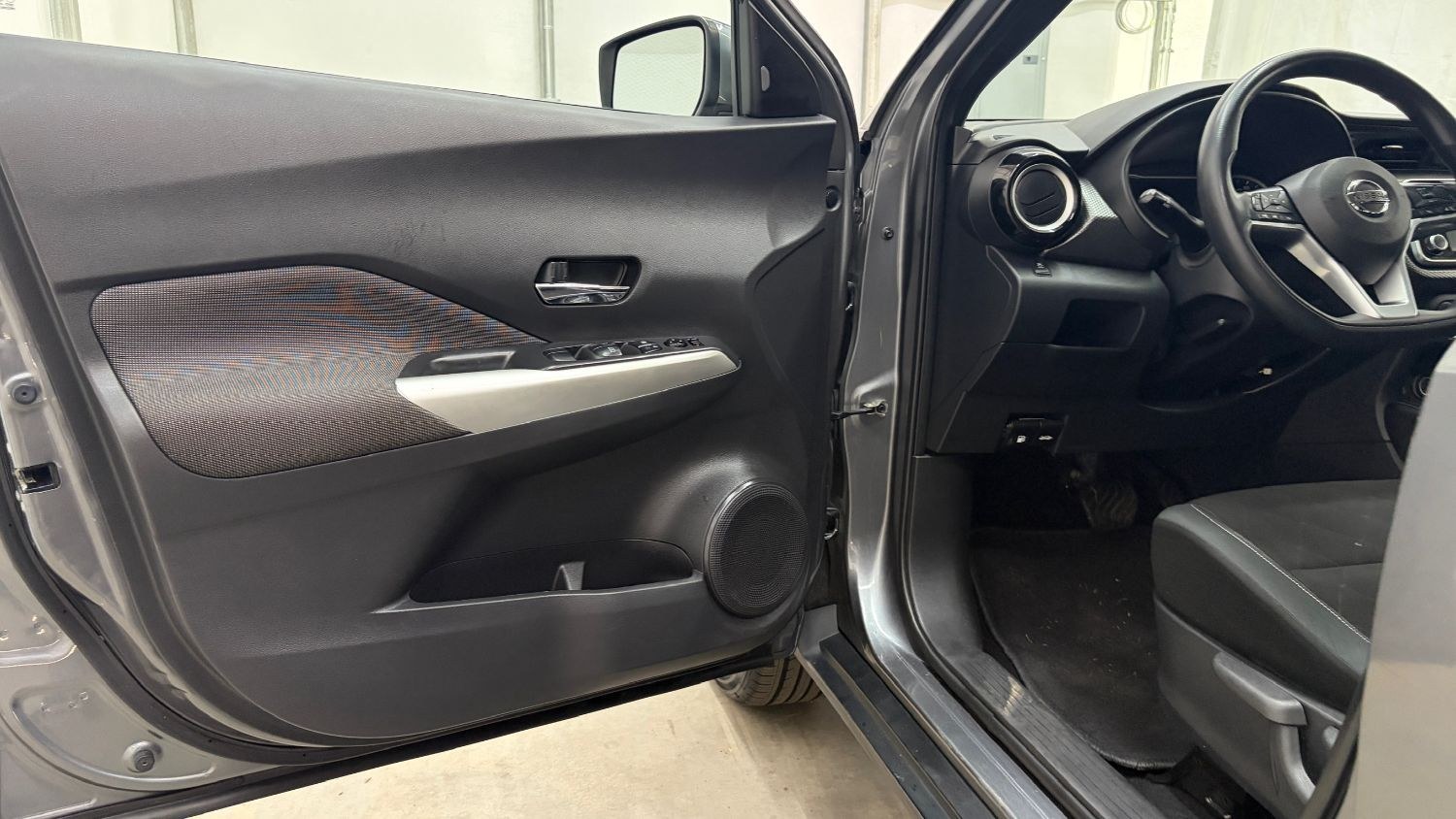 2019 Gray Nissan Kicks SV (3N1CP5CU9KL) with an 1.6L I-4 DOHC engine, located at 1806 Veterans Memorial Hwy SW, Austell, GA, 30168, (770) 944-9558, 33.817959, -84.606987- Photo#10