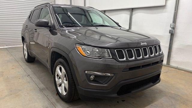 2018 Gray Jeep Compass Latitude FWD (3C4NJCBB8JT) with an 2.4L I-4 variable valve control engine, located at 1806 Veterans Memorial Hwy SW, Austell, GA, 30168, (770) 944-9558, 33.817959, -84.606987- Photo#8